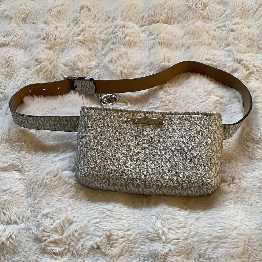 Michael Kors Silver White Logo Belt Bag with Silver Hardware - Picture 2 of 16